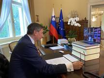 15. 5. 2020, Ljubljana – Predsednik republike se je danes po video povezavi pogovarjal z grko predsednico Katerino Sakellaropoulou (UPRS)